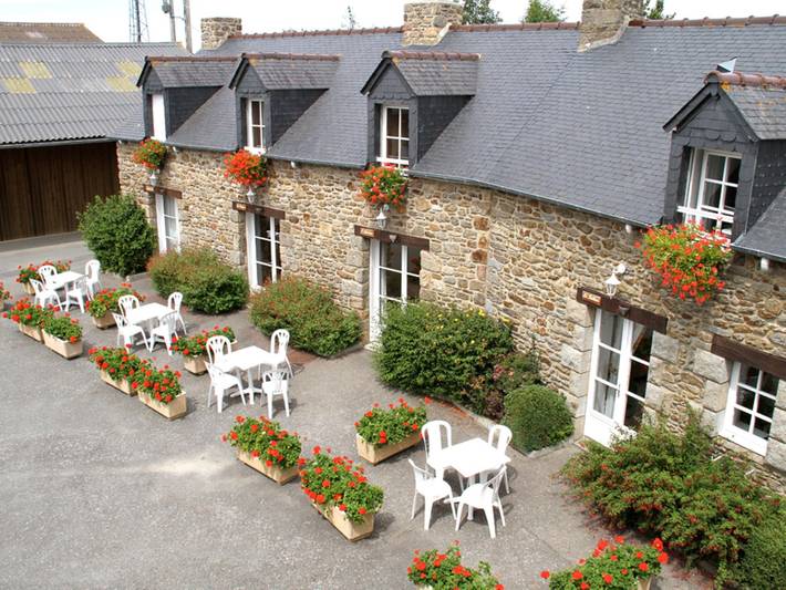 Gîte pour 5 personnes, avec terrasse et jardin à Saint-Jouan-des-Guérets - 2