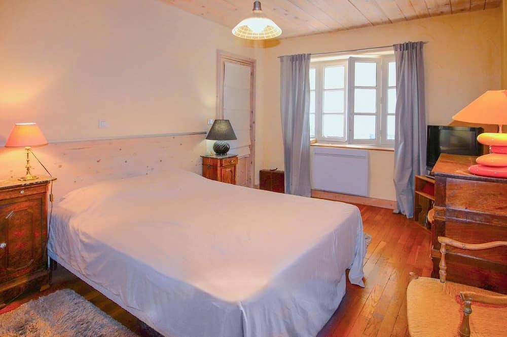 Stunning home in Monseveroux in Montseveroux, Région de Vienne