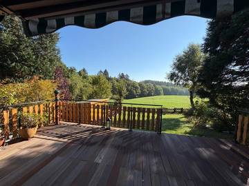 Ferienpark für 5 Personen, mit Sauna und Ausblick sowie Garten und Pool in der Eifel