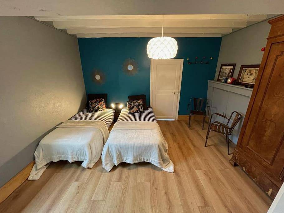 Three-Bedroom House in Vignoux-sous-les-Aix, Région de Bourges
