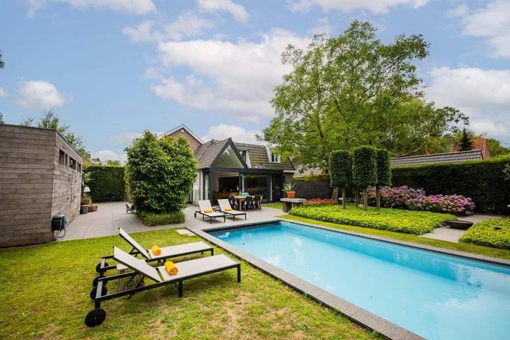 Casa de vacaciones para 7 personas, con terraza además de piscina y jardín - 1