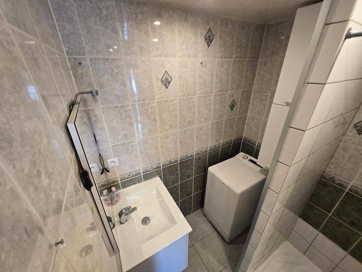 Appartement entier, One-Bedroom Apartment in Decize, Nièvre