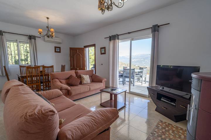 Casa rural para 7 personas, con vistas al lago y jardín, Se admiten mascotas en Viñuela - 4