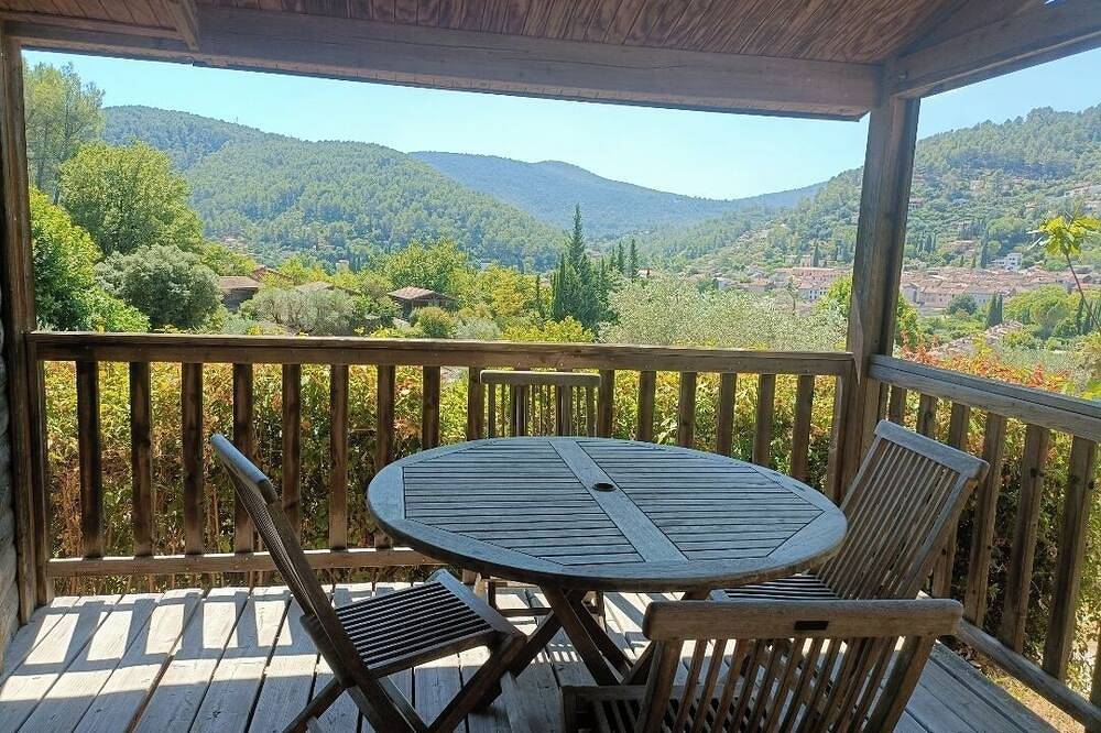 Air-conditioned chalet Provence-Alpes-Côte-d'Azur in Solliès-Toucas, Region de Toulon