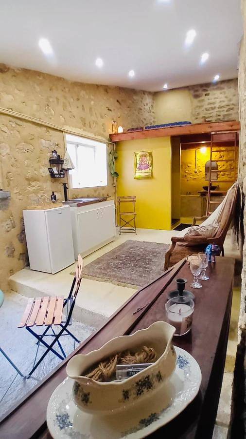 Gîte pour 2 personnes, avec terrasse à Tavernes - 2