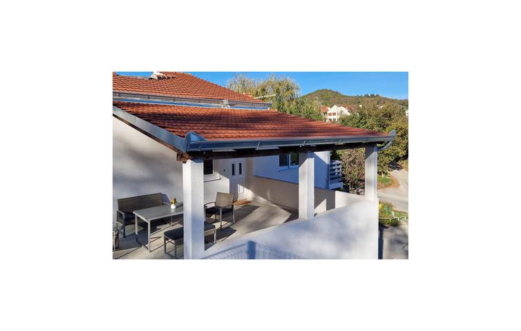 Ferienhaus für 8 Personen, mit Terrasse und Pool sowie Ausblick, mit Haustier - 1