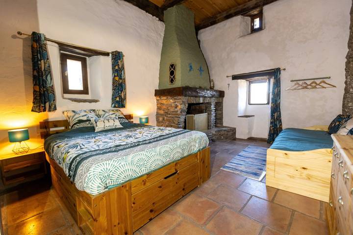 Chambre d’hôte pour 4 personnes, avec jardin ainsi que piscine et jacuzzi dans Lozère - 2