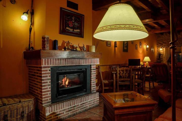 Gîte pour 2 personnes, avec jardin et jacuzzi, adapté aux familles à Casarejos - 3