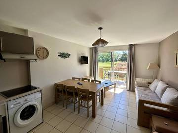 Gîte pour 6 personnes, avec piscine et sauna ainsi que vue et terrasse dans Golf Club des Sables d'Or