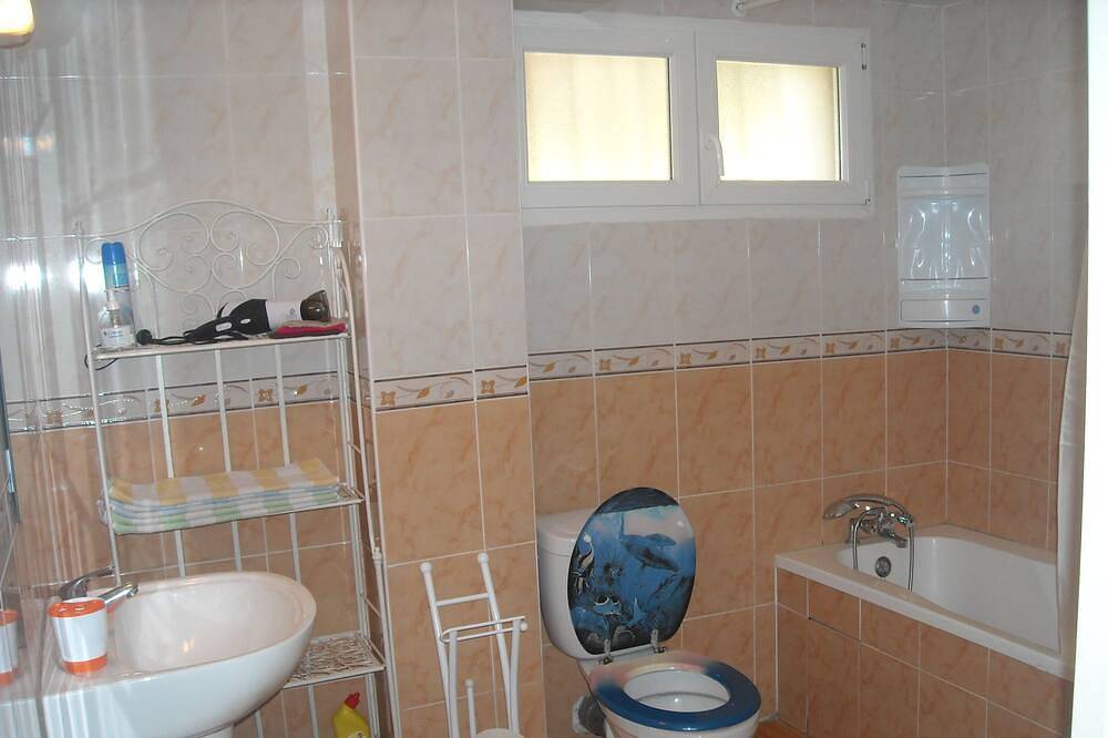 Appartement entier, Appartement meublé avec piscine in Perpignan, Côte méditerranéenne (France)