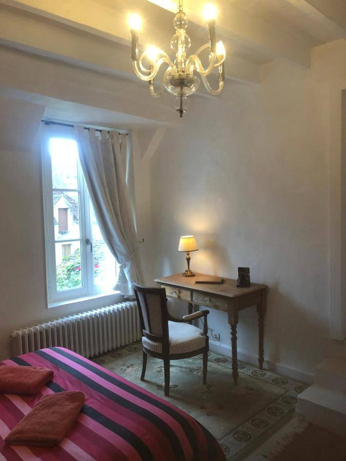 Location de vacances pour 6 personnes, avec vue et jardin, animaux acceptés à Saint-Martin-des-Champs (Yonne) - 4