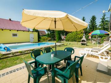 Ferienhaus für 8 Personen in Balatonmariafürdö, Martzal und Umgebung, Bild 1