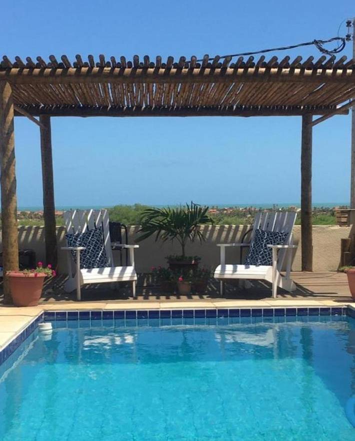 Casas e apartamentos de temporada para 2 pessoas, com vista e balcão e ainda piscina em Icapuí