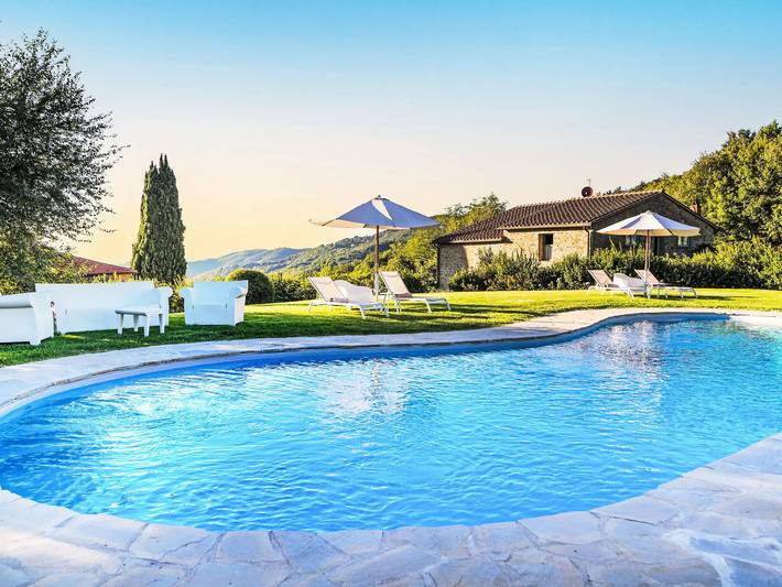 Appartamento per 6 persone, con piscina e giardino a Londa