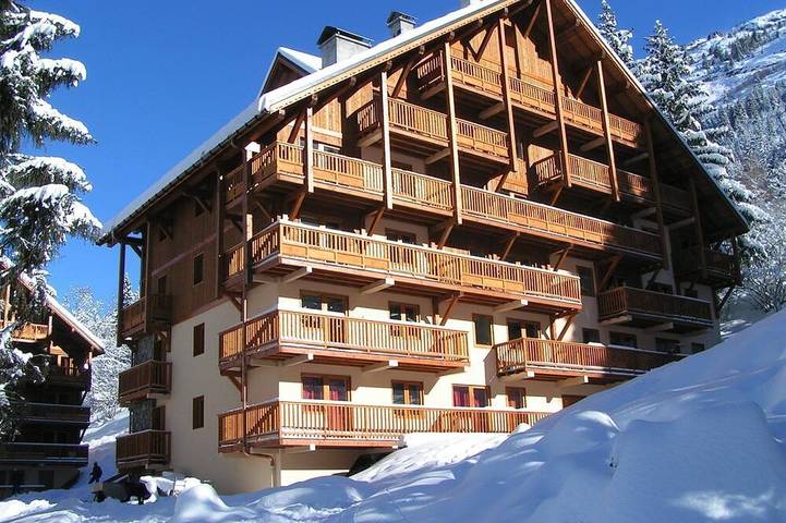 Chalet pour 4 personnes, avec balcon et jacuzzi ainsi que piscine et sauna à Oz