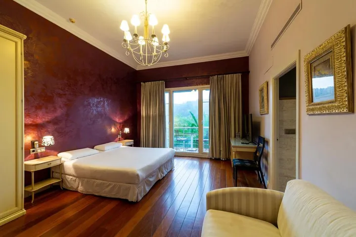 Hotel para 2 personas, con jardín y vistas - 1