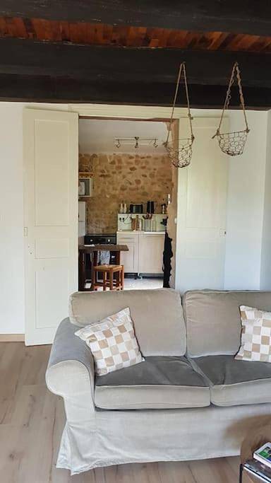 Location de vacances pour 7 personnes, avec Terrasse et Vue à Thiviers