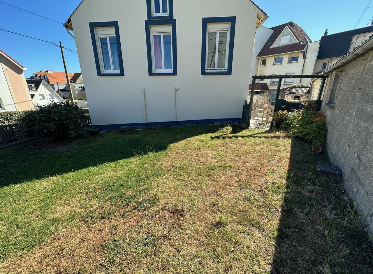 Le 511, Duplex avec jardin, à 30 pas de la digue et plage in Wimereux, Région de Boulogne-sur-Mer