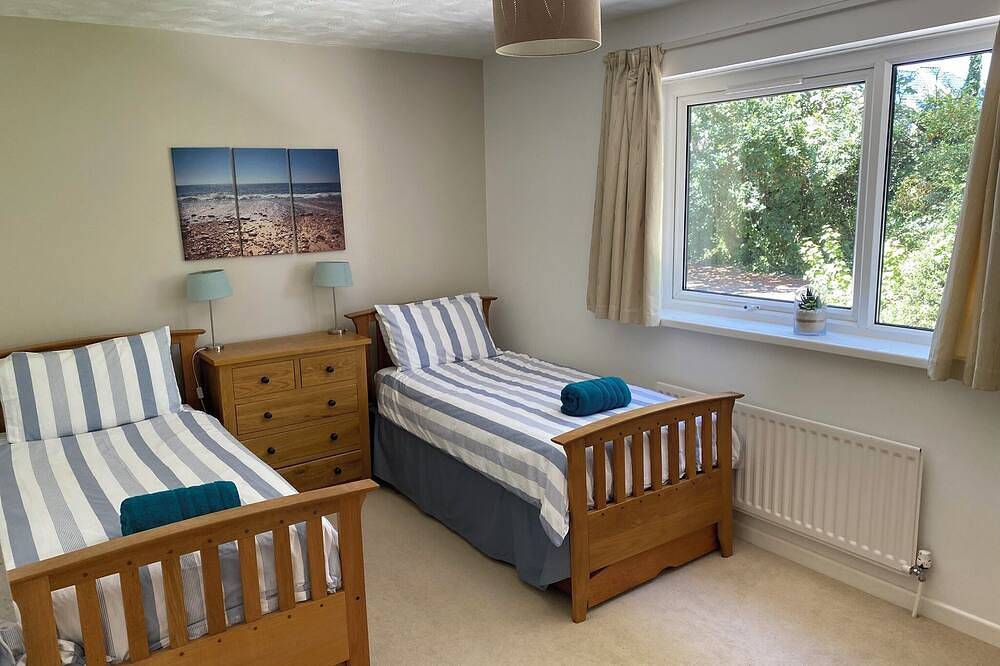 Ganze Wohnung, Ihre Wohnung ist nur 100 m von den preisgekrönten Stränden auf der Halbinsel Sandbanks entfernt. in Sandbanks, Poole