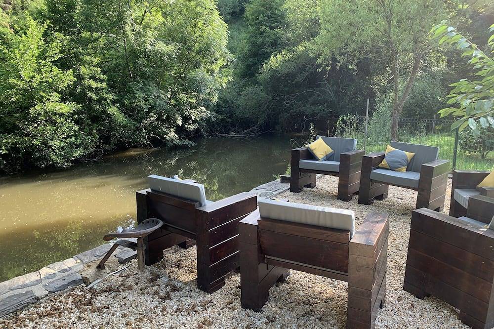 Elégant maison au bord d'une rivière avec Jacuzzi in Saint-Aurélien, Région de Brive-la-Gaillarde