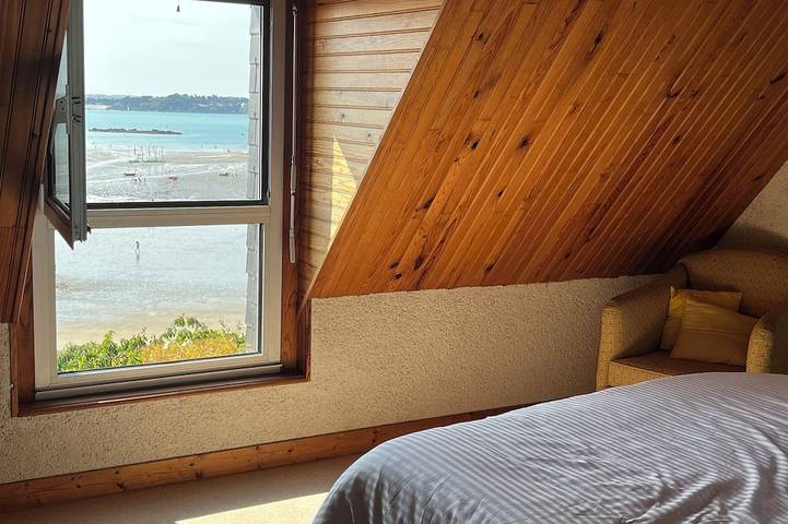 Location de vacances pour 12 personnes, avec terrasse et jardin dans Plage Saint-Sieu (Lancieux) - 4