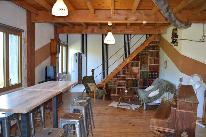 Location de vacances pour 8 personnes, avec piscine ainsi que jardin et jacuzzi à Saint-Sébastien-d'Aigrefeuille