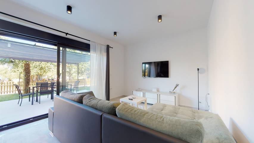 Ferienwohnung für 4 Personen, mit Terrasse und Whirlpool sowie Garten, kinderfreundlich - 1