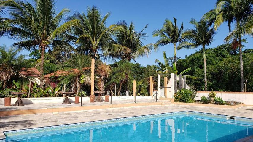 Pousadas para 8 pessoas, com piscina e jardim em Iguape