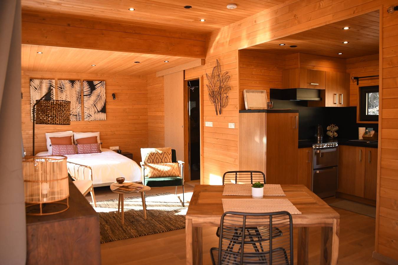 Casa Vacacional 'Lodge Exotique 4 - Mas De Rey' con Terraza Privada, Wi-Fi y Aire Acondicionado in Arpaillargues-et-Aureillac, Region de Nimes