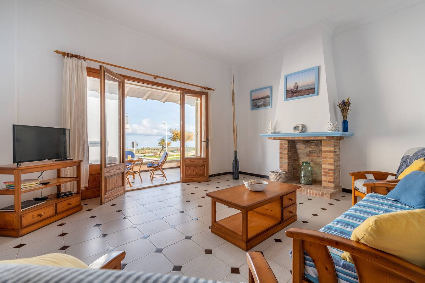 Appartement avec emplacement central à quelques pas de la plage avec Wi-Fi et terrasse. in Playa Son Serra de Marina, Santa Margalida