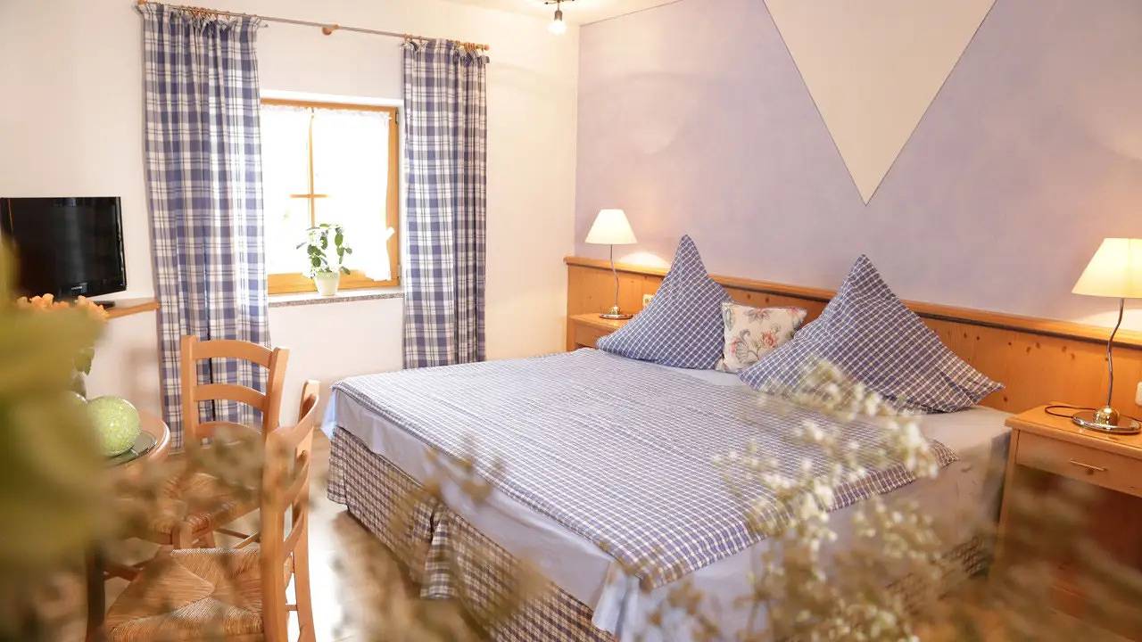 Ganze Ferienwohnung, Ferienwohnung für 3 Personen (52 m²) in Rosenheim in Rosenheim, Oberbayern