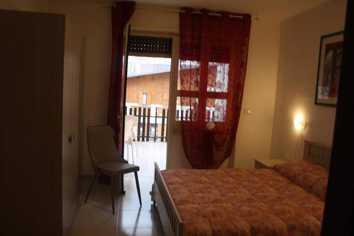 Gîte pour 9 personnes, avec vue et terrasse, animaux acceptés à Vinadio - 2