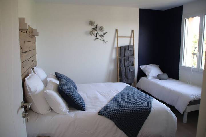Location de vacances pour 14 personnes, avec Balcon ainsi que Jacuzzi et Jardin à Saint-Paul-en-Pareds