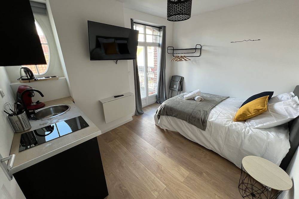 Appartement entier, Vue sur les Toits - 2p Centre-ville Liévin in Liévin, Région de Lens