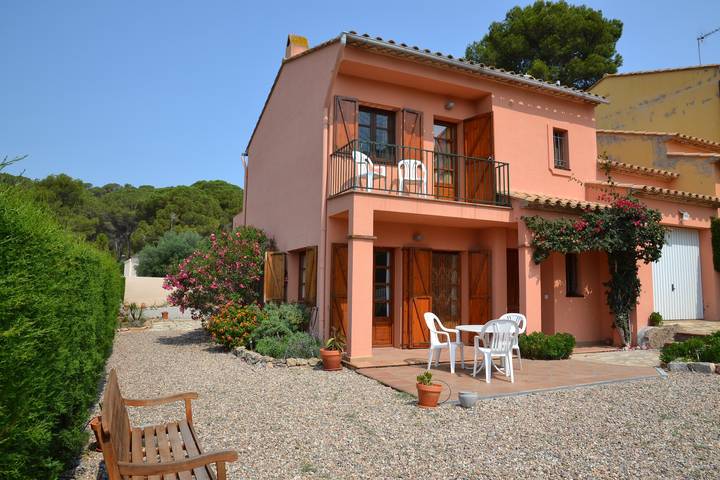 Casa rural para 6 personas, con jardín además de balcón y vistas en Torroella de Montgrí - 2
