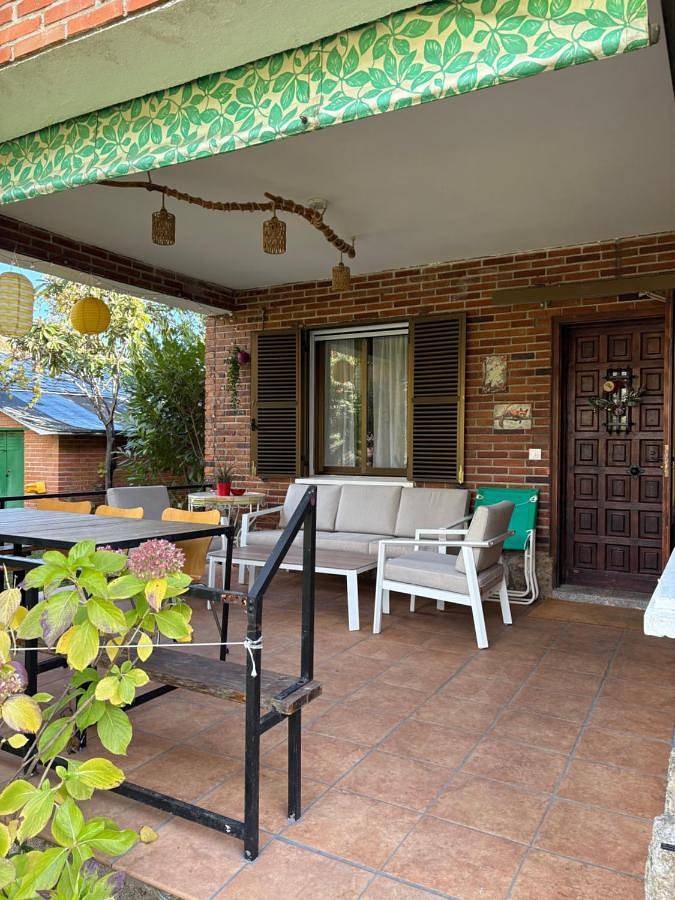 Location de vacances pour 9 personnes, avec piscine ainsi que jardin et vue, animaux acceptés à La Adrada - 3