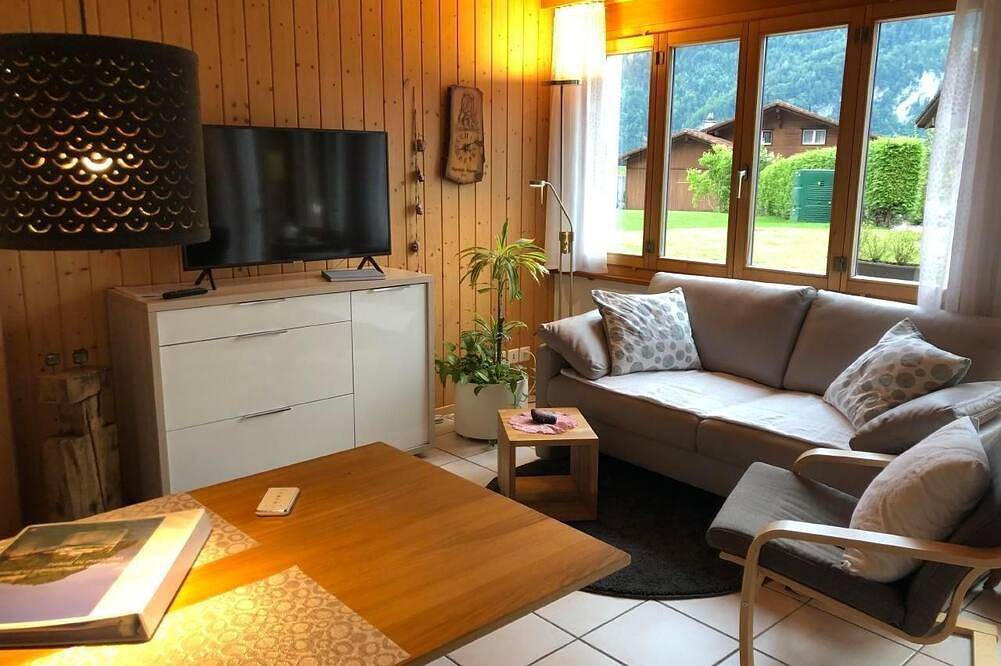 Ganze Wohnung, Ferienwohnung Brienz Be für 1 - 2 Personen mit 1 Schlafzimmer - Ferienwohnung in Brienz, Berner Oberland