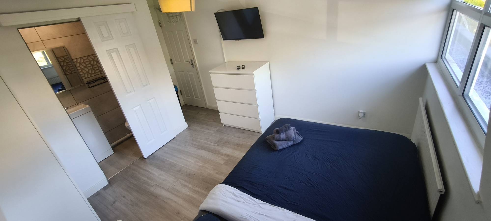 Chambre avec salle de bains privative près du centre-ville et des promenades au bord de la rivière in Chelmsford, Essex
