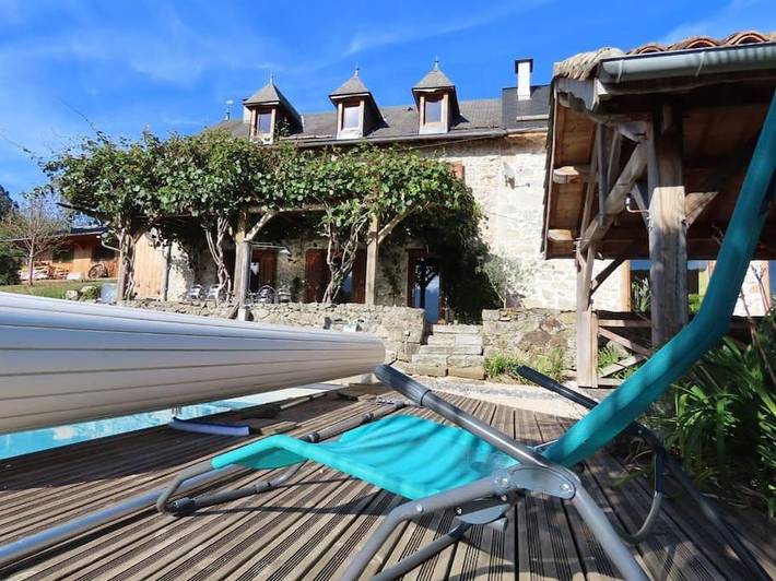 Location de vacances pour 8 personnes, avec piscine ainsi que jardin et vue, animaux acceptés à Soulan - 4