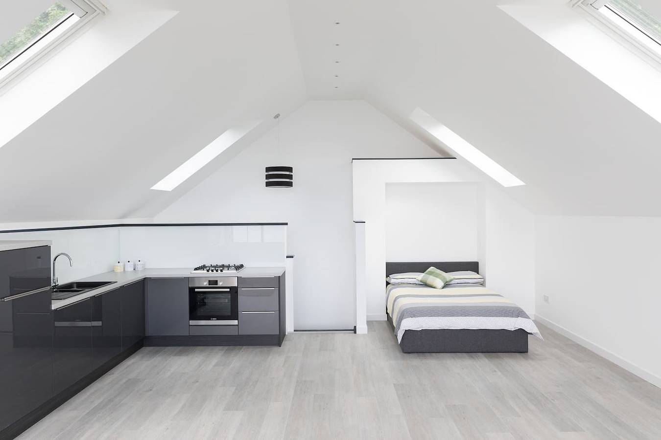 Entire holiday apartment, 1 Bed Studio - Sleeps 4 - Parking - Wifi in Fife region