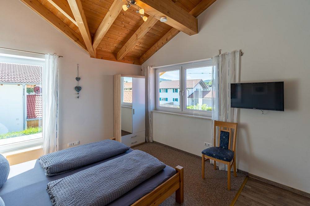 Astara- komplettes Haus in bester Lage mit Privatgarten in Schwangau, Bayerisch Schwaben
