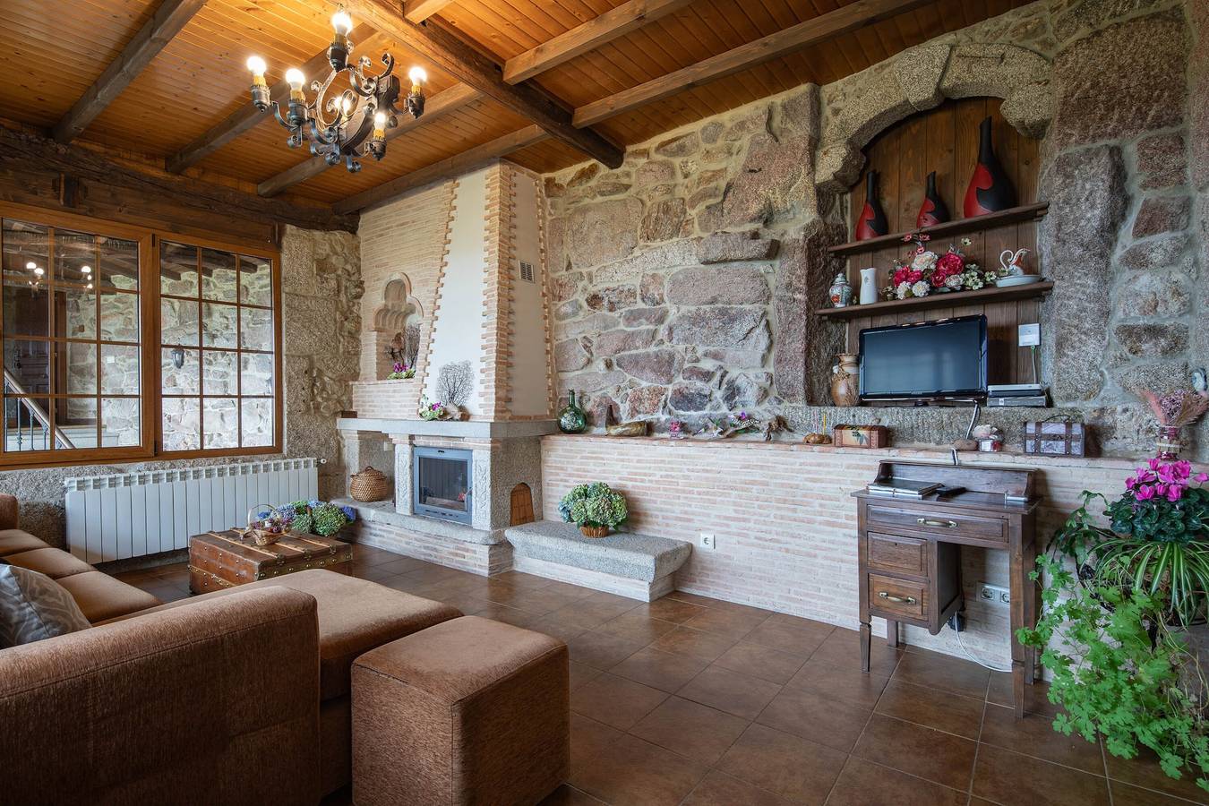 Maison de campagne "Casa Rural Magina" avec vue sur les montagnes, terrasse privée et Wi-Fi in Fornelos de Montes, Province de Pontevedra