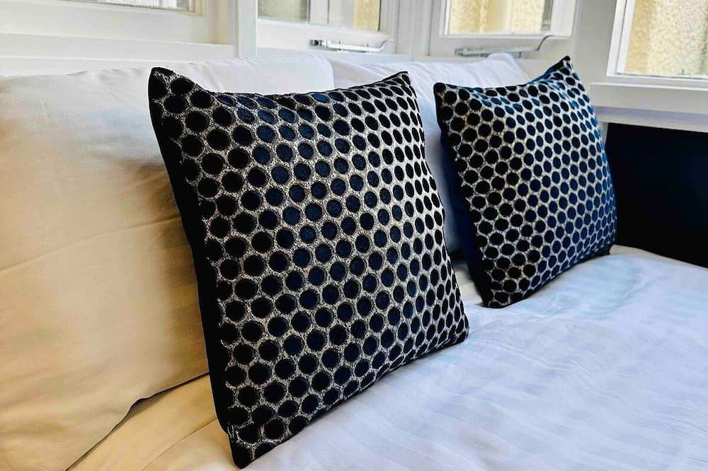 Entire apartment, Eden - Garden view Suite in Parish of Saint Helier, Jersey