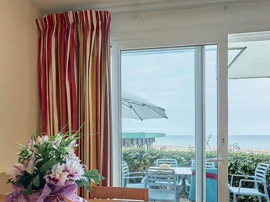 Club Belambra Omaha Beach - Bungalow 6 personnes - Essentiel Bungalow 2 Chambres 6 pers Vue Terrasse in Omaha Beach, Colleville-sur-Mer