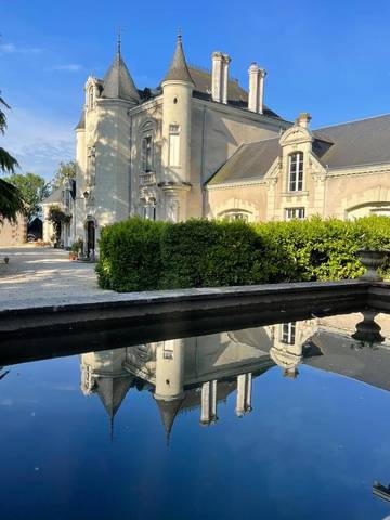Cottage pour 2 personnes, avec jardin et sauna ainsi que jacuzzi et piscine à Oiron