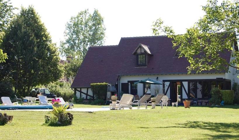 Location de vacances pour 8 personnes, avec piscine et terrasse dans Gardefort - 3