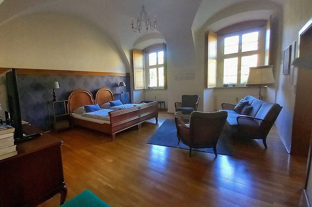 Ganze Wohnung, Geräumiges Appartement mit toller Aussicht und 3.500m2 großen Garten in Lichtenfels (Bayern), Oberes Maintal - Coburger Land