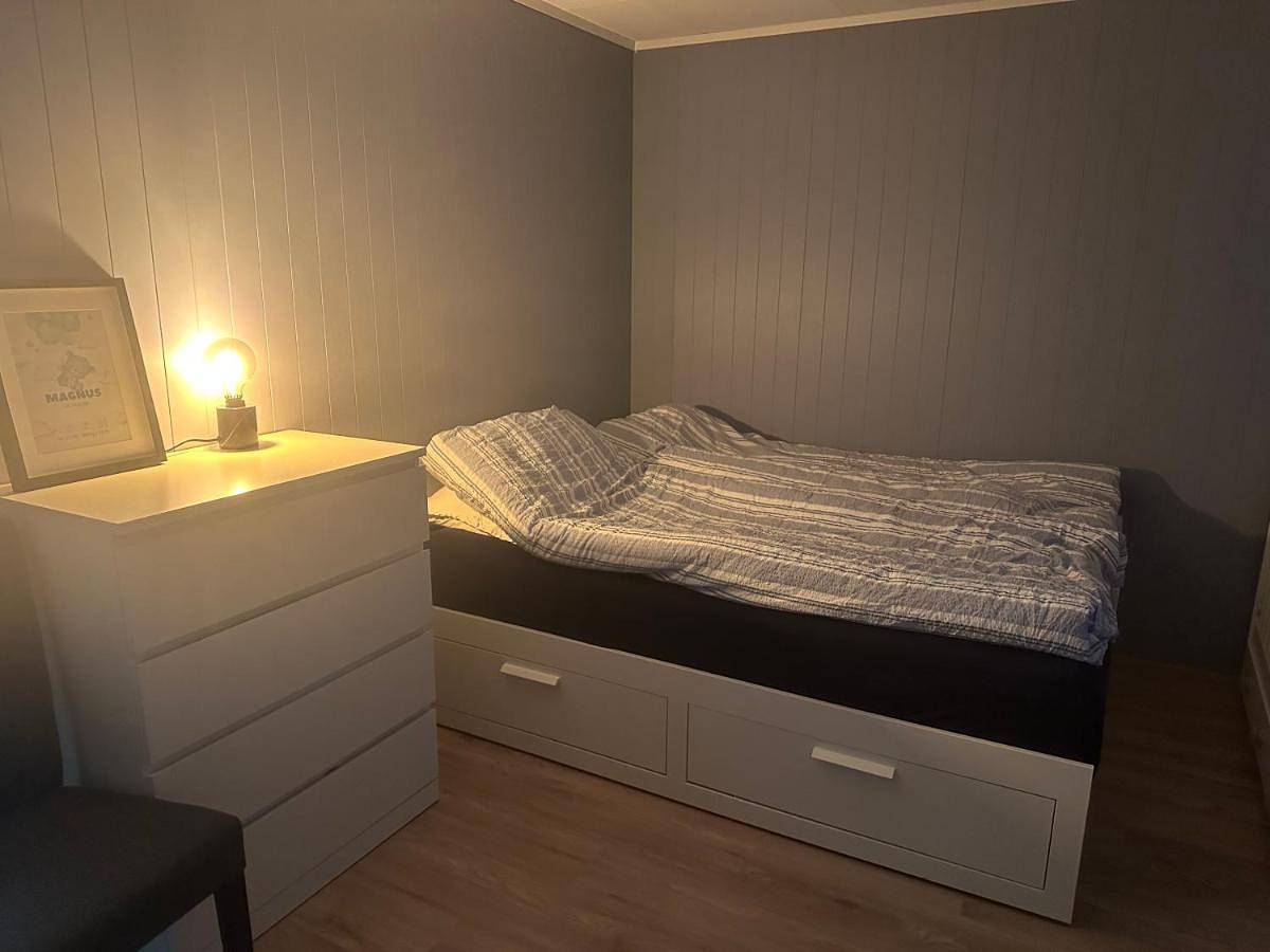 Flott bolig på Øvre kleppe med fine solforhold og fin uteplass in Askøy