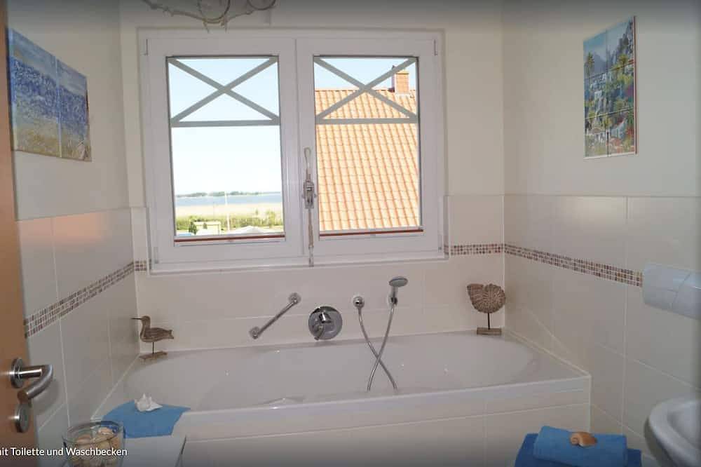 Traumhaftes Fh,Terrasse,Kamin,Ostseenähe,Boddenblick,Nähe Badestrand in Fuhlendorf, Vorpommern-Rügen