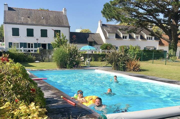 Cabane en bois pour 2 personnes, avec jardin et piscine